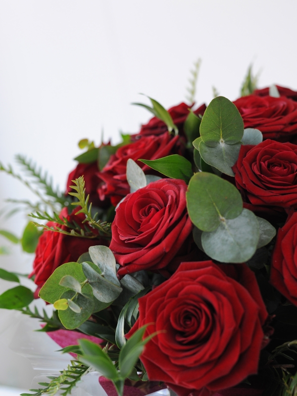 Luxury Rose Handtied   Red, White or Pink